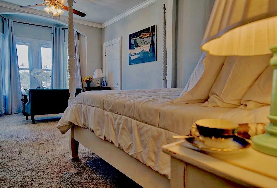 Captain Sawyer'S Bed And Breakfast Бутбей Харбър Екстериор снимка