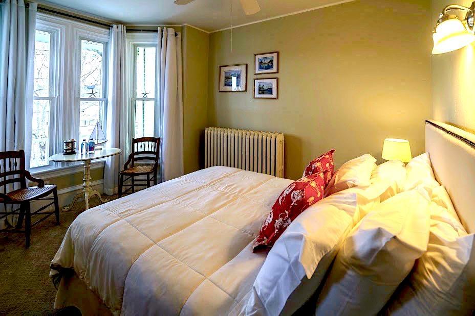Captain Sawyer'S Bed And Breakfast Бутбей Харбър Екстериор снимка