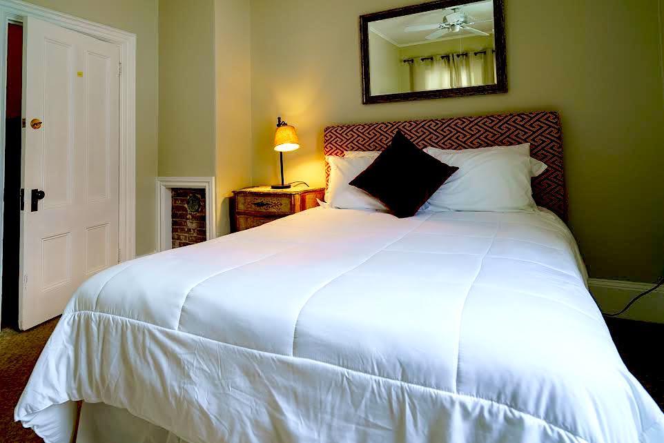 Captain Sawyer'S Bed And Breakfast Бутбей Харбър Екстериор снимка